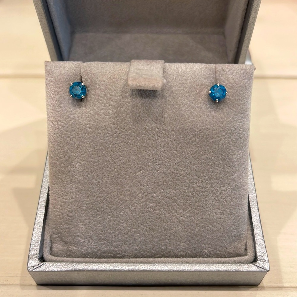 .75 Carat Blue Diamond stud earrings 14k white gold